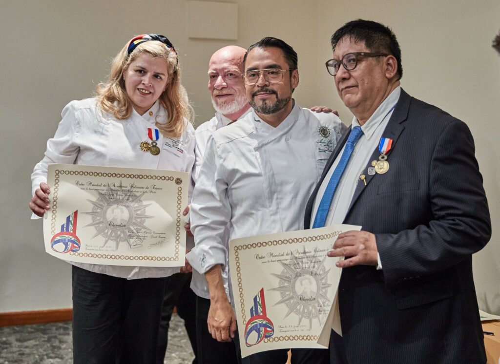 L'Académie Culinaire de France (ACF), una de las instituciones gastronómicas más importantes a nivel mundial y con una sólida presencia en nuestro país, realizó el pasado 28 de junio su 13a. edición de su Cena de Gala, correspondiente a la Delegación de México, América Central y el Caribe, presidida por el chef Guy Santoro.
